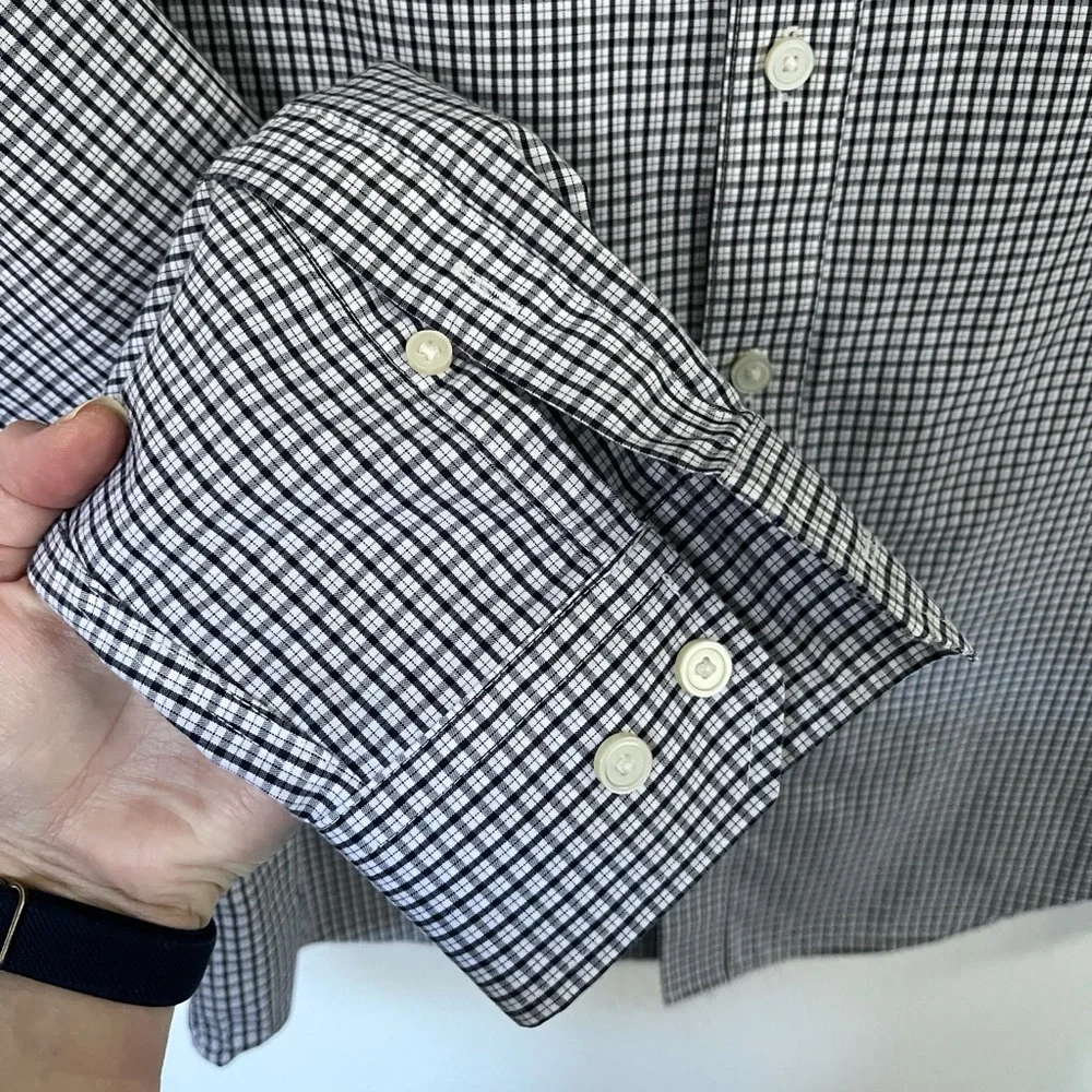 Banana Republic - Men’s Slim Untucked Fit Button Down Dress Shirt | Size Medium